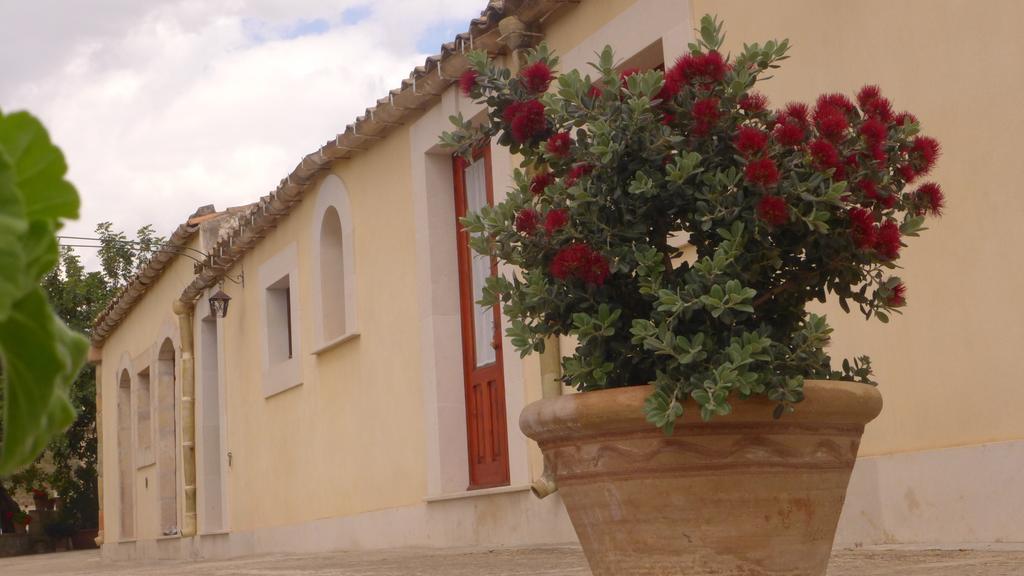 Bed and Breakfast La Suma Sumalia Noto Exterior foto